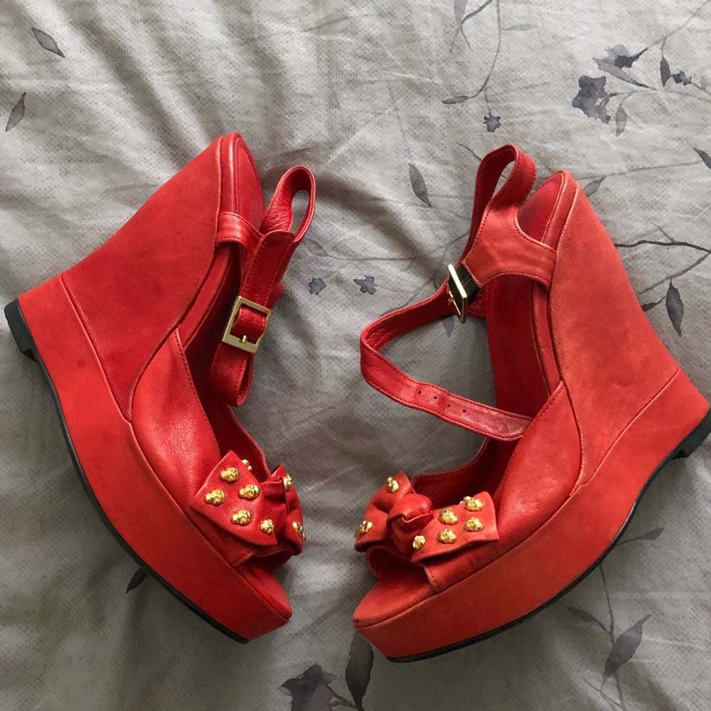 thomas wylde red leather peep toe wedges